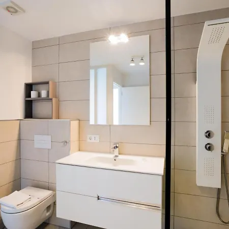 아파트 1215 Cozy With Pool, Wifi Sea View *
